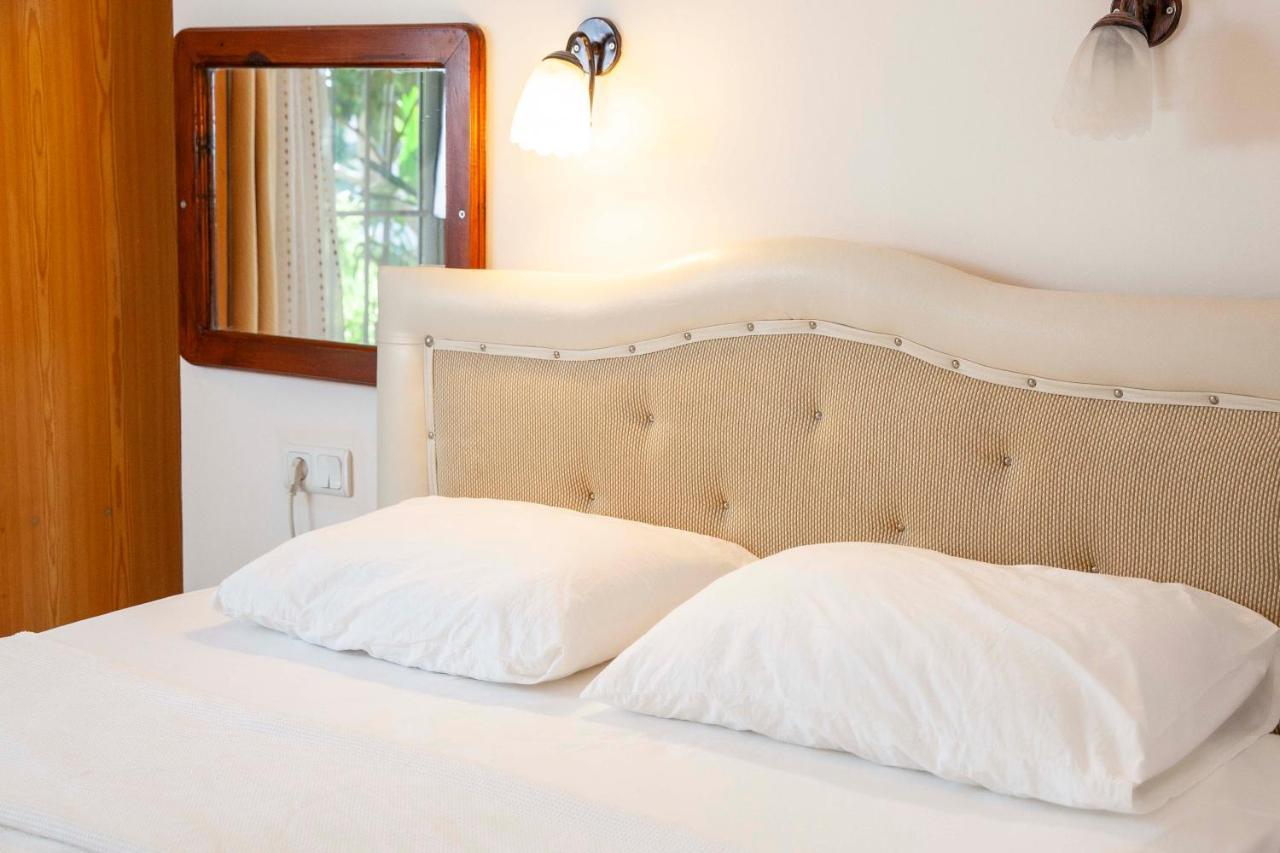 Aphrodite Hotel Bozburun Bagian luar foto