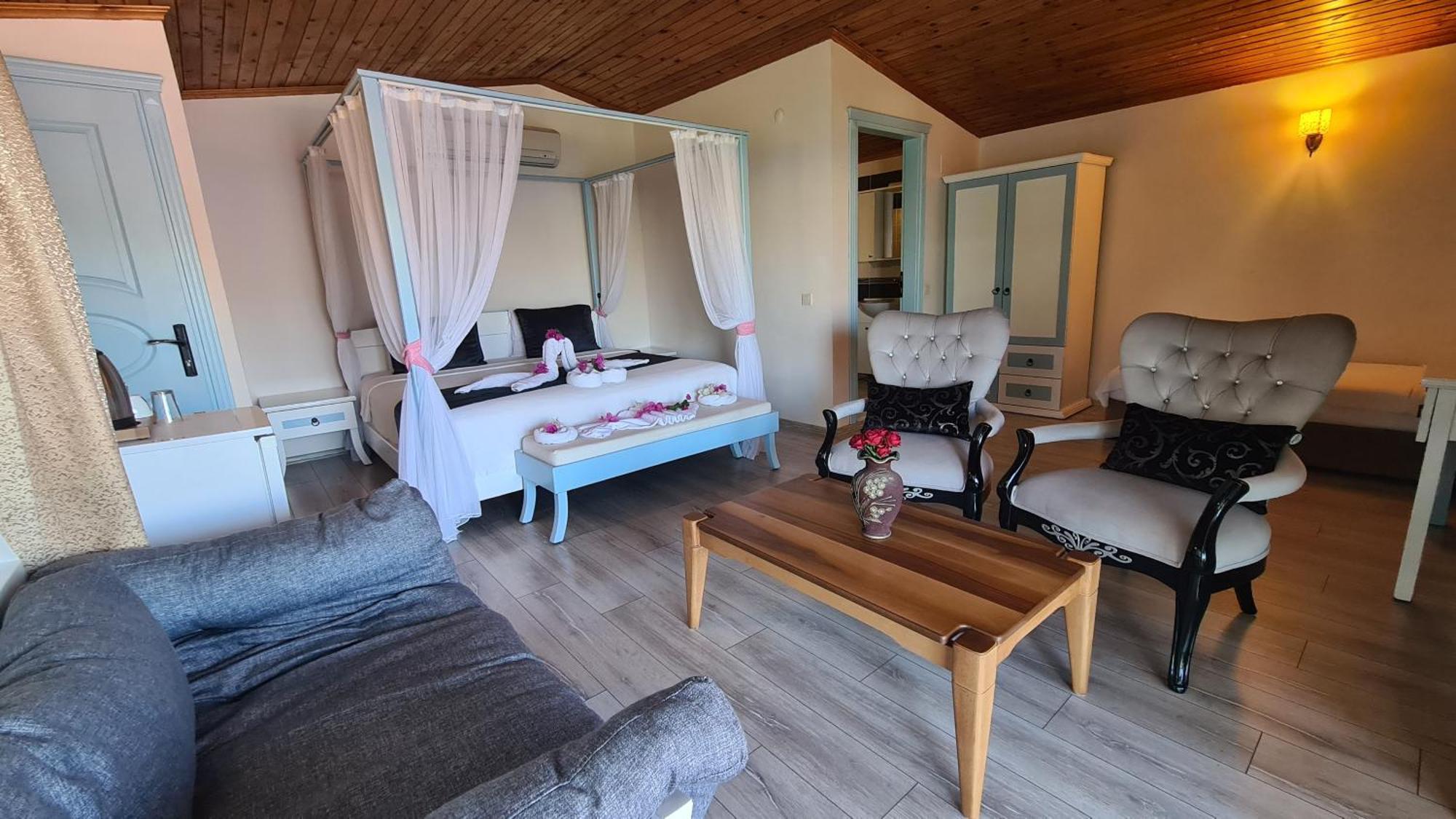 Aphrodite Hotel Bozburun Bagian luar foto